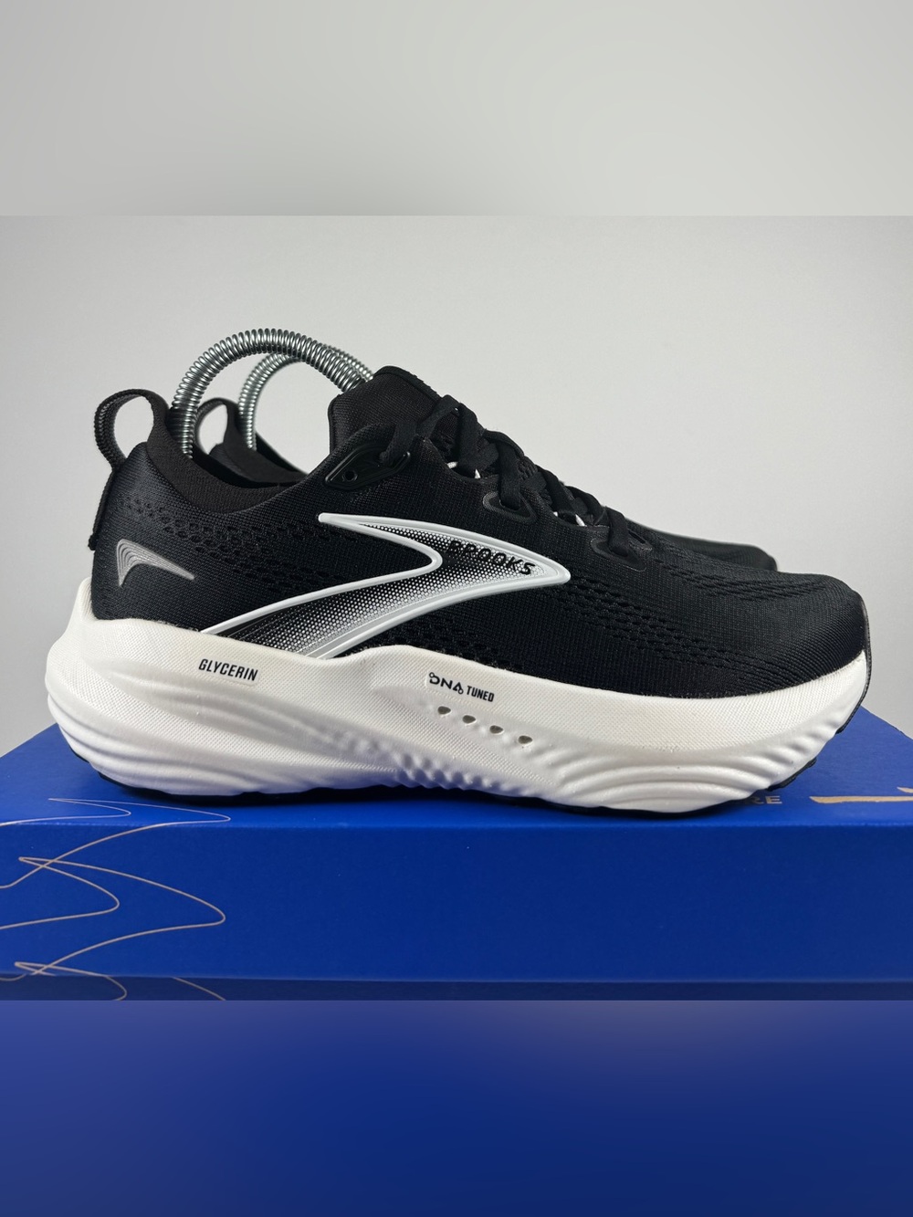 Brooks Glycerin 22 Women's Size 7 D (Wide) Black/White Running Shoes